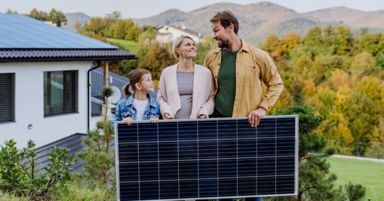 Paneles solares en 2025 Precios, ayudas y mejores opciones (Envato)